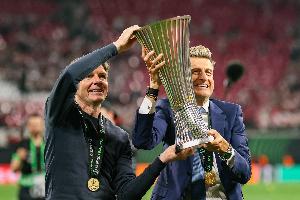 冠军教头！电讯报+罗马诺：格拉斯纳出任森林主帅，佩雷拉下课