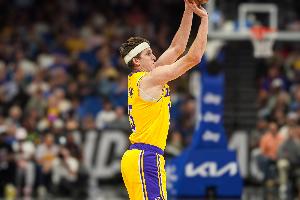 疯狂！湖人休赛期已花费4.46亿 里夫斯4年1.85亿&凯斯勒4年1.3亿赛事报道