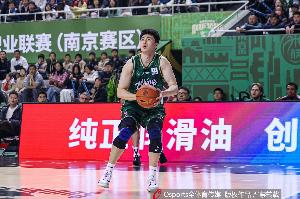 记者：青岛当年想要引进赵柏清 但同曦利用规则强行留住了