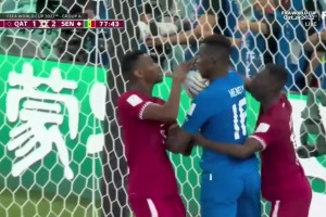 卡塔尔队史世界杯首球！2022年蒙塔里头球攻破塞内加尔！